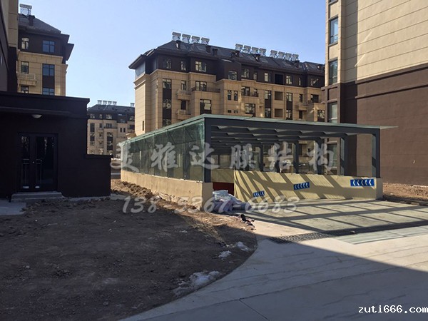 无棣华凯玫瑰苑车库出入口