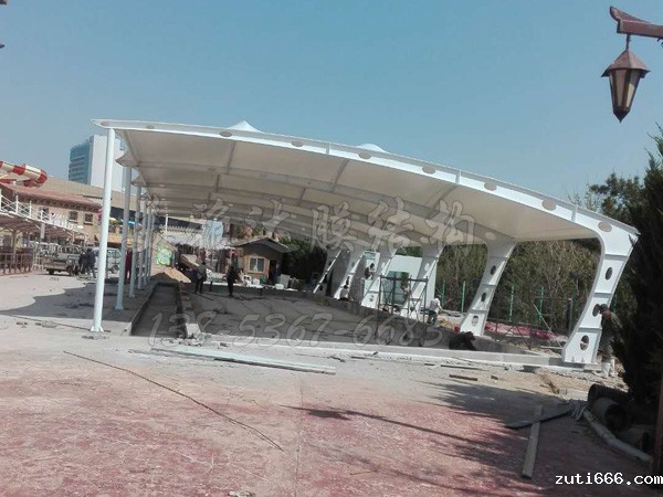 烟台37度梦幻海游泳池膜结构遮阳棚