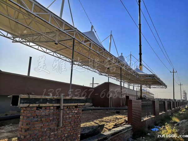 东营区第三中学看台膜结构