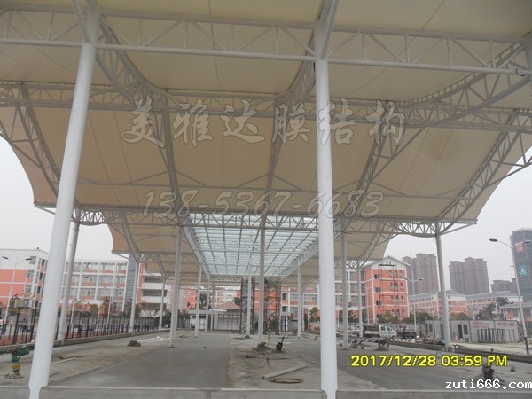 江苏某中学门球场膜结构罩棚