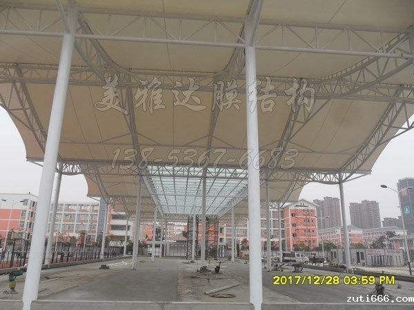 江苏某中学门球场膜结构罩棚