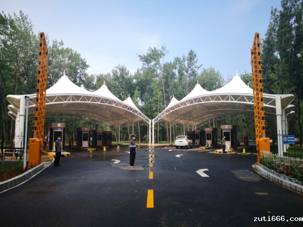 秦皇岛野生动物园大门口膜结构遮阳棚