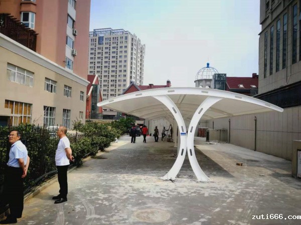 10、车棚膜结构：威海欧乐坊车棚膜结构(1)