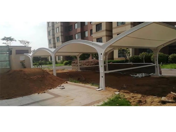 7、车棚膜结构：青岛东韩社区自行车棚膜结构