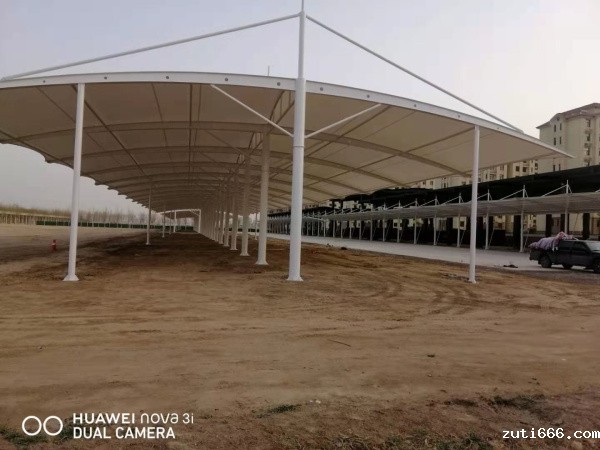 3、车棚膜结构 ：河北定州市部队停车场膜结构(1)