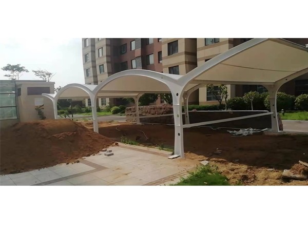 车棚膜结构：青岛东韩社区自行车棚膜结构